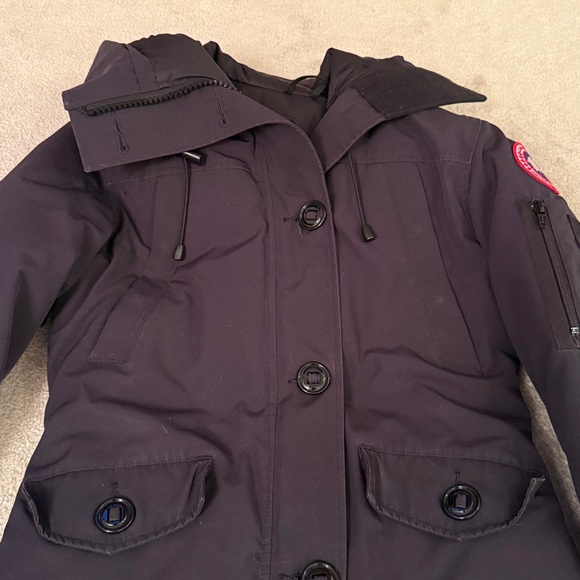 Canada Goose Women's Marine Navy Montebello Parka. - Picture 5 of 14
